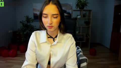 Effy Royse online show from March 2026 07:09:02 AM