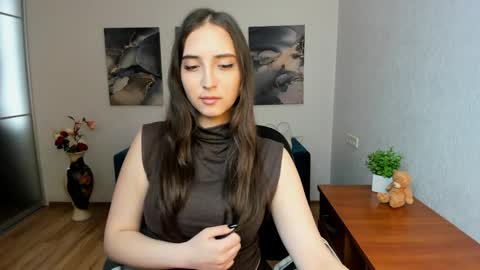 Effy Royse online show from April 2026 05:48:02 AM