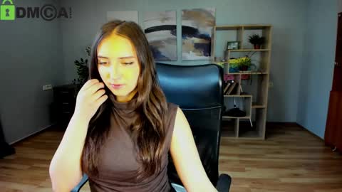 Effy Royse online show from April 2026 06:19:01 AM