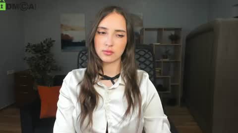 Effy Royse online show from June 2026 05:37:02 PM