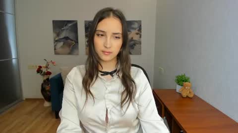 Effy Royse online show from June 2026 09:14:01 AM