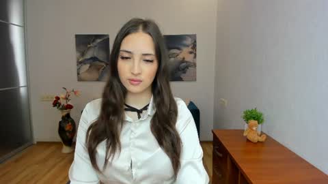 Effy Royse online show from June 2026 05:10:01 AM