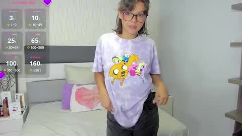  E F F Y  online show from February 2025 10:54:01 PM