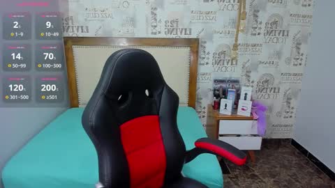  E F F Y  online show from October 2025 08:05:01 PM