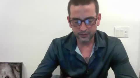 Snapshot of eguevara555500 chatting on April 2026 09:29:01 AM SilverBulture online show from April 2026 09:29:01 AM