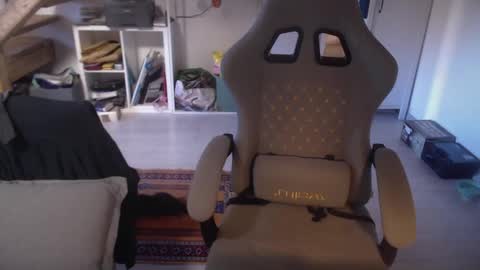 Snapshot of eighthundredeightyeight chatting on December 2025 12:32:01 PM eighthundredeightyeight online show from December 2025 12:32:01 PM