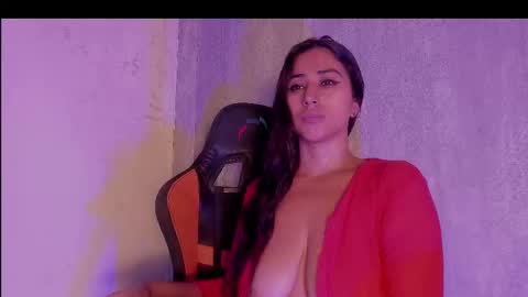 Eilyn online show from December 2025 05:51:02 PM