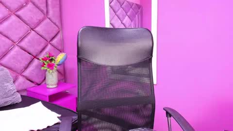 Snapshot of eimy_cutte chatting on February 2025 12:17:02 PM eimy_cutte online show from February 2025 12:17:02 PM