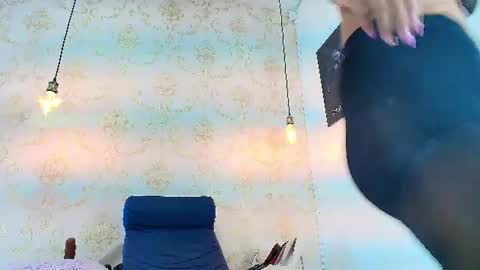 Eimy online show from June 2026 08:35:01 PM
