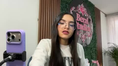 eimy_rosse18 online show from May 2026 01:18:01 PM