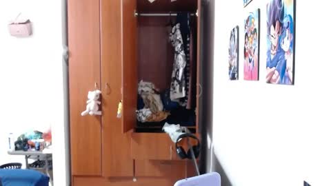 eimy_saenzz online show from April 2026 01:41:01 AM