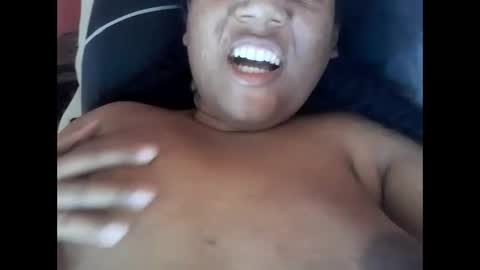 Snapshot of eirondra_valeen chatting on October 2025 01:21:02 PM Eirondra Valeen online show from October 2025 01:21:02 PM