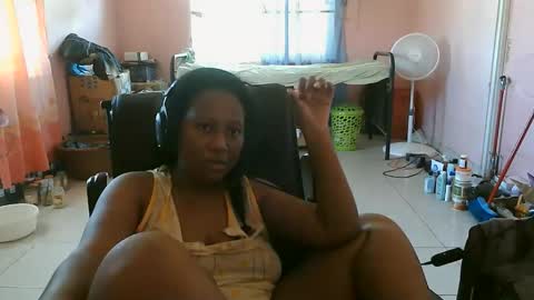 Snapshot of eirondra_valeen chatting on October 2025 01:35:02 PM Eirondra Valeen online show from October 2025 01:35:02 PM