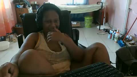 Snapshot of eirondra_valeen chatting on October 2025 11:11:02 AM Eirondra Valeen online show from October 2025 11:11:02 AM