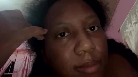 Snapshot of eirondra_valeen chatting on November 2025 03:39:01 AM Eirondra Valeen online show from November 2025 03:39:01 AM