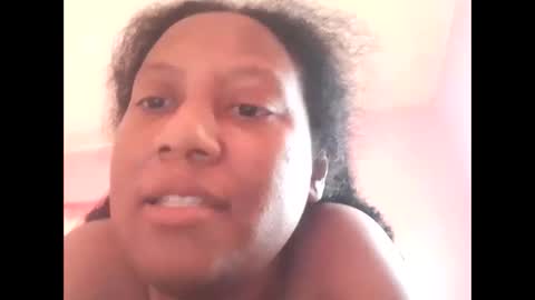 Snapshot of eirondra_valeen chatting on November 2025 01:00:01 PM Eirondra Valeen online show from November 2025 01:00:01 PM