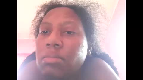 Snapshot of eirondra_valeen chatting on November 2025 01:09:02 PM Eirondra Valeen online show from November 2025 01:09:02 PM