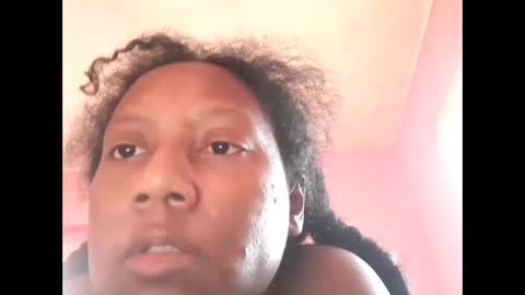 Snapshot of eirondra_valeen chatting on November 2025 10:21:01 AM Eirondra Valeen online show from November 2025 10:21:01 AM