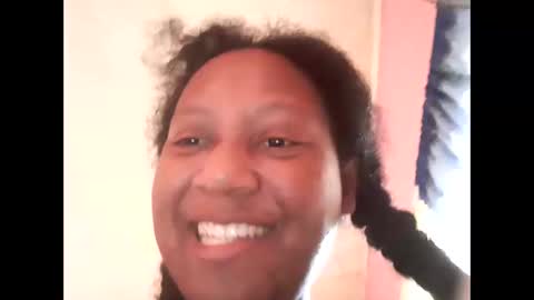 Snapshot of eirondra_valeen chatting on November 2025 10:29:01 AM Eirondra Valeen online show from November 2025 10:29:01 AM