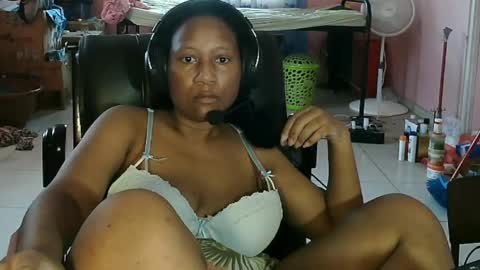 Eirondra Valeen online show from April 2026 05:43:01 PM