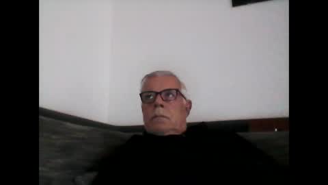 eisbaer1957 online show from November 2025 01:17:02 PM