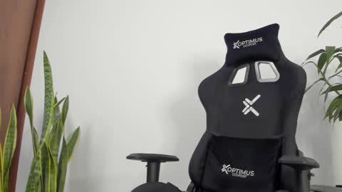 EITHAN CONOR online show from October 2025 01:38:01 AM