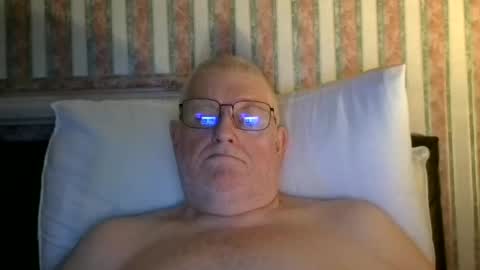 eketman1964 online show from October 2025 11:02:01 PM