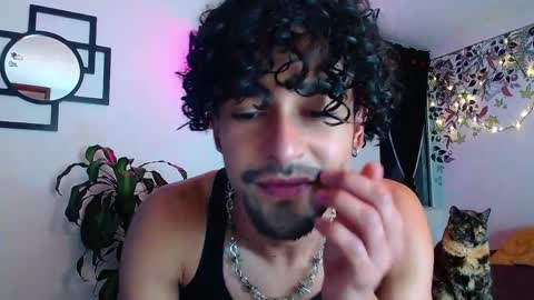 xoxo online show from April 2026 12:11:02 AM