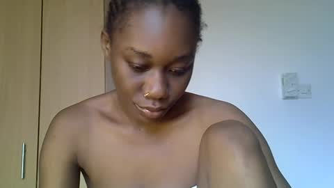 petite online show from December 2024 01:45:01 PM
