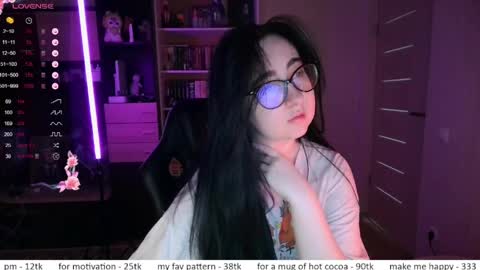 If you like it when I meow give me a thumbs up online show from May 2026 10:33:01 AM
