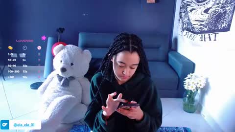 Snapshot of ela_0 chatting on January 2025 08:15:01 PM Ela Help me reach 100 thumbs up online show from January 2025 08:15:01 PM