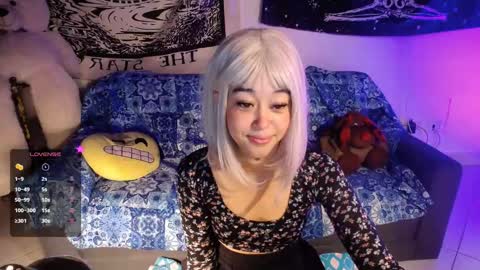 Snapshot of ela_0 chatting on February 2025 01:42:01 AM Ela Help me reach 100 thumbs up online show from February 2025 01:42:01 AM