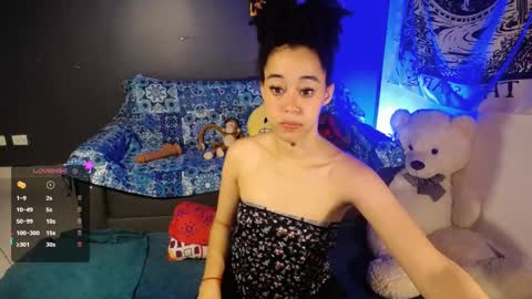 Snapshot of ela_0 chatting on February 2025 11:06:02 AM Ela Help me reach 100 thumbs up online show from February 2025 11:06:02 AM