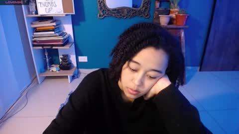 Snapshot of ela_0 chatting on October 2025 11:51:02 PM Ela Help me reach 100 thumbs up online show from October 2025 11:51:02 PM