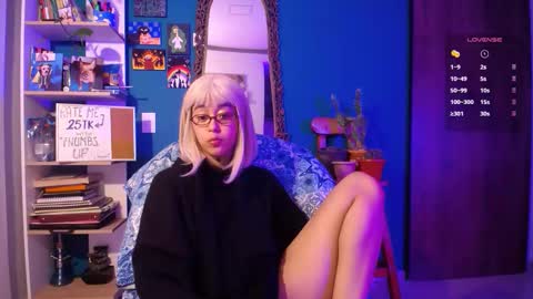 Snapshot of ela_0 chatting on November 2025 07:08:02 AM Ela Help me reach 100 thumbs up online show from November 2025 07:08:02 AM