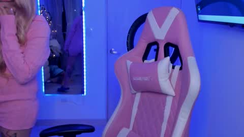 Ela online show from November 2025 06:55:01 AM