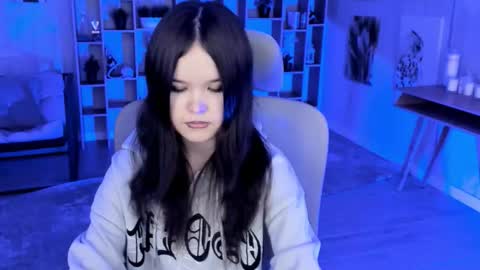 Snapshot of elainebeness chatting on October 2025 08:19:01 PM Your sweet girl online show from October 2025 08:19:01 PM