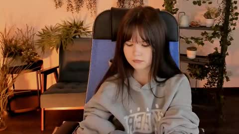 Snapshot of elainebeness chatting on February 2026 07:51:02 PM Your sweet girl online show from February 2026 07:51:02 PM