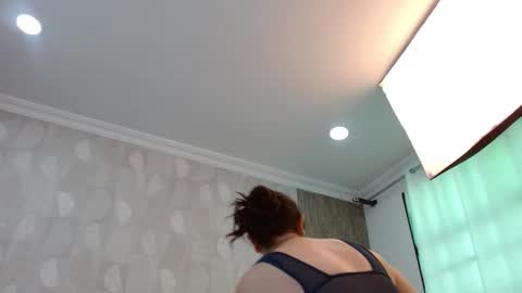 Snapshot of elamurray chatting on November 2025 11:43:01 AM elamurray online show from November 2025 11:43:01 AM