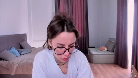 Snapshot of elannand chatting on March 2026 06:18:01 AM ELA 3 online show from March 2026 06:18:01 AM