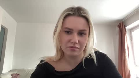 elaraluxxxe online show from February 2025 01:27:01 PM