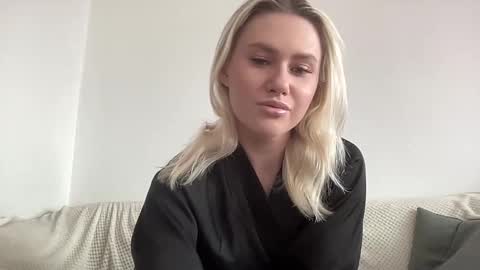 elaraluxxxe online show from October 2025 10:24:01 AM