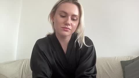 elaraluxxxe online show from October 2025 10:05:02 AM