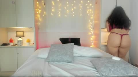 elarey_ online show from April 2026 01:41:02 PM