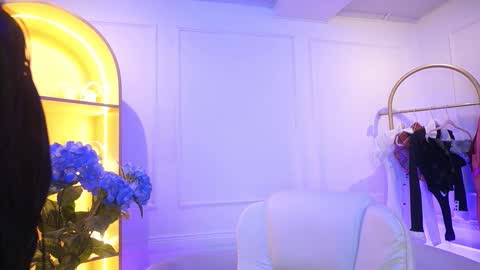 Elasummeer online show from December 2025 11:47:01 AM