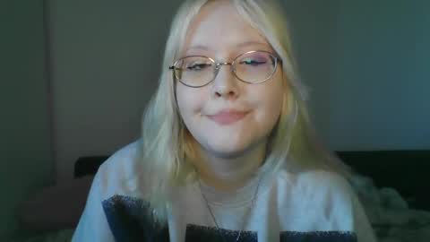 elayne_sweet online show from April 2026 06:00:02 AM