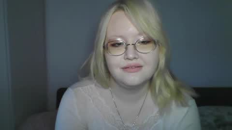 elayne_sweet online show from April 2026 06:06:01 AM