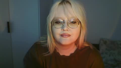 elayne_sweet online show from May 2026 06:20:01 AM