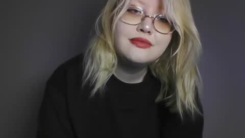 elayne_sweet online show from June 2026 06:18:02 AM