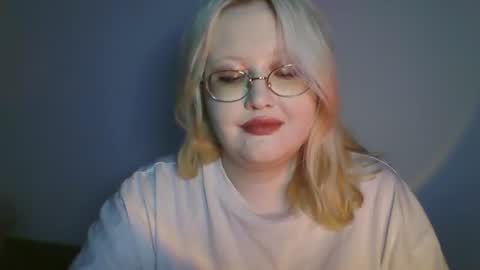 elayne_sweet online show from June 2026 06:03:01 AM